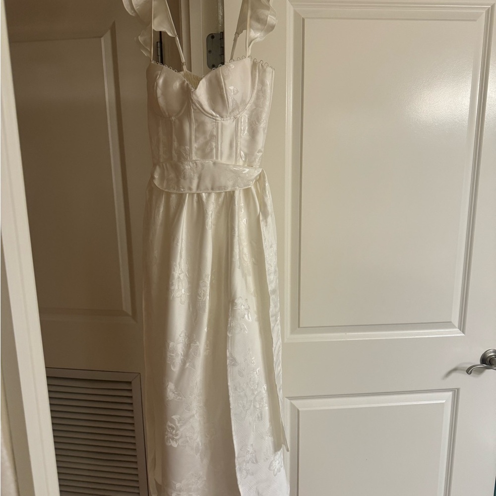 NWT- V. Chapman Vera Satin Ruffled-Sleeve Bustier Midi Dress - Picture 8 of 16